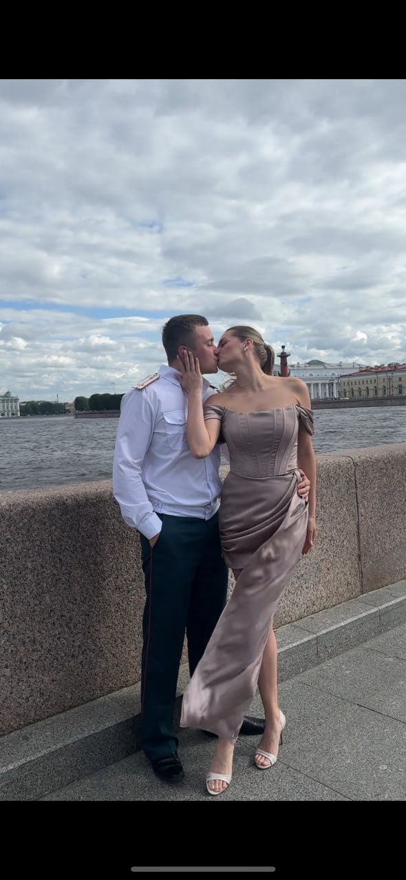 Поцелуй на набережной Невы